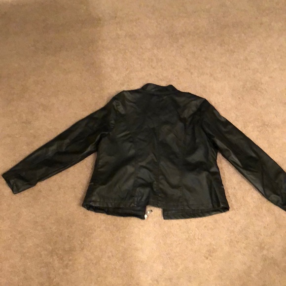 Leather jacket - Picture 2 of 4